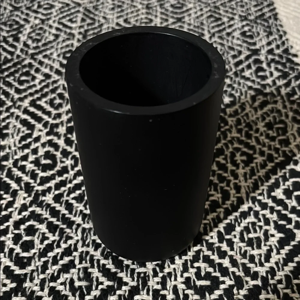 Sleek Black Toothbrush Holder